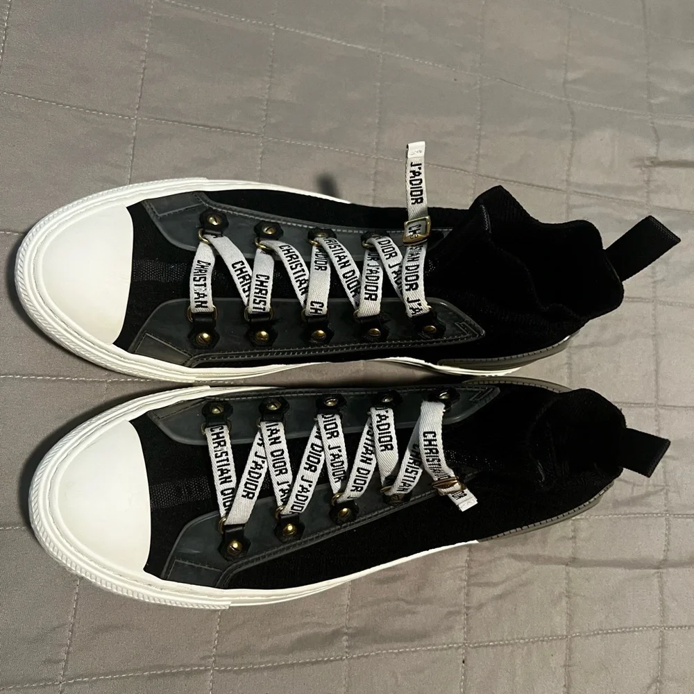 Christian Dior walk n Dior Black and white high‎ top sneaker size 39